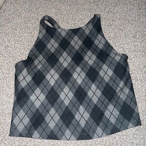 NWOT Beyond Yoga Refocus Crop Tank Grey
Argyle